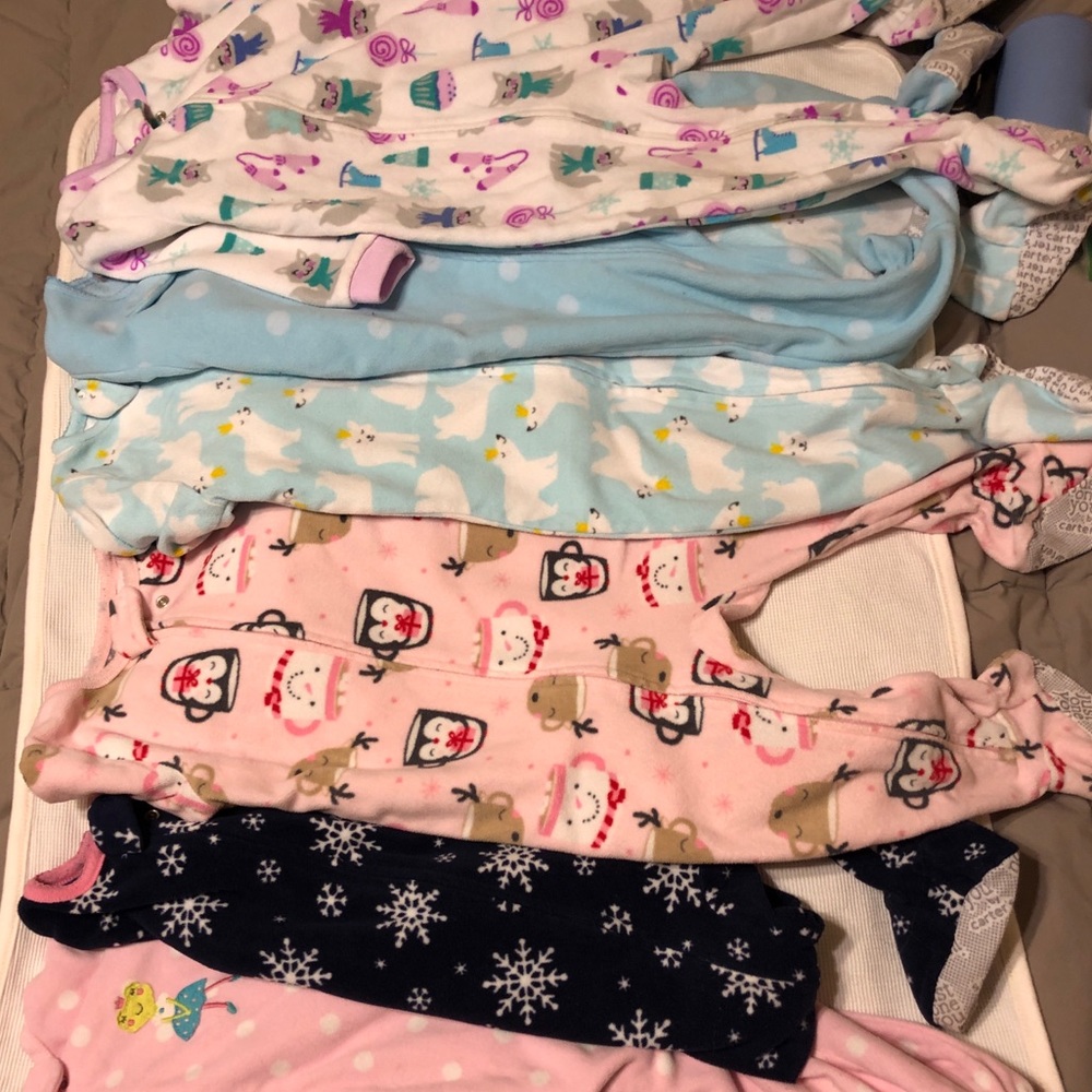 Carter’s Fleece pajamas set of 6 GUC